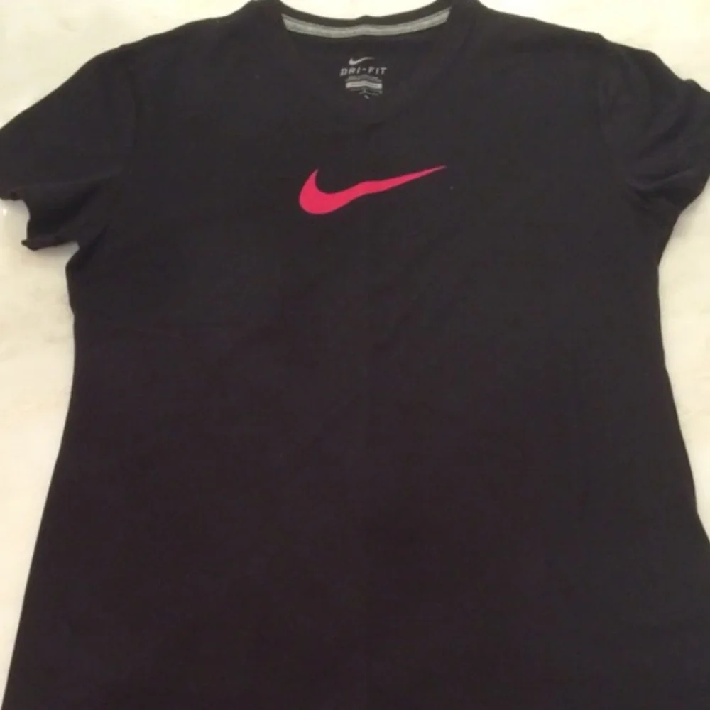 Nike Dri-Fit T-shirt and Short-Size Large - Picture 2 of 6